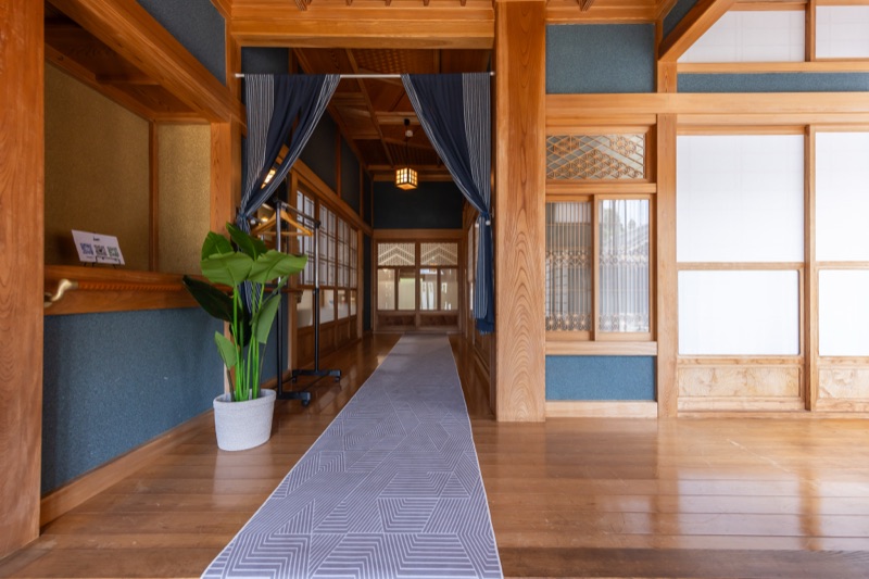 成田